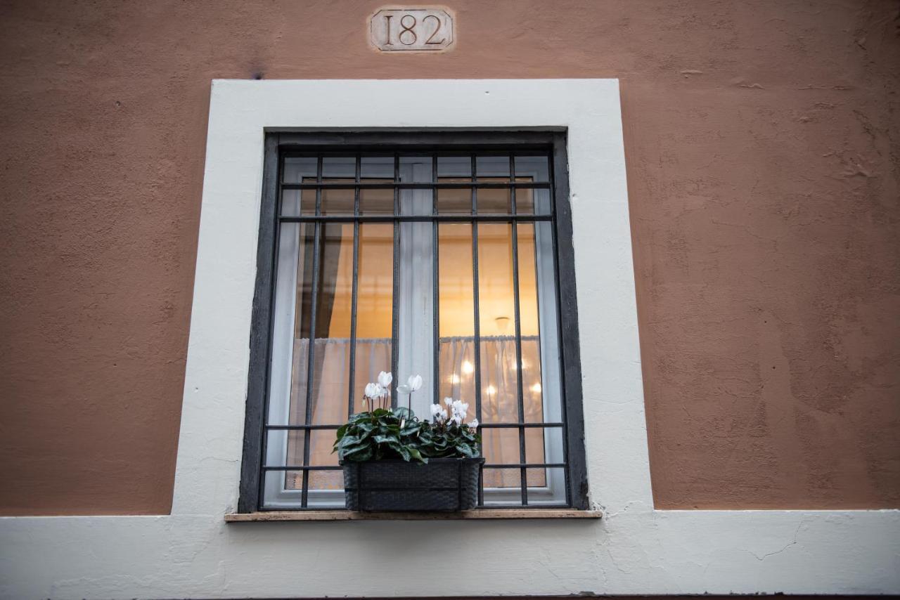 Sweet Arco Farnese Apartment Rome Exterior photo